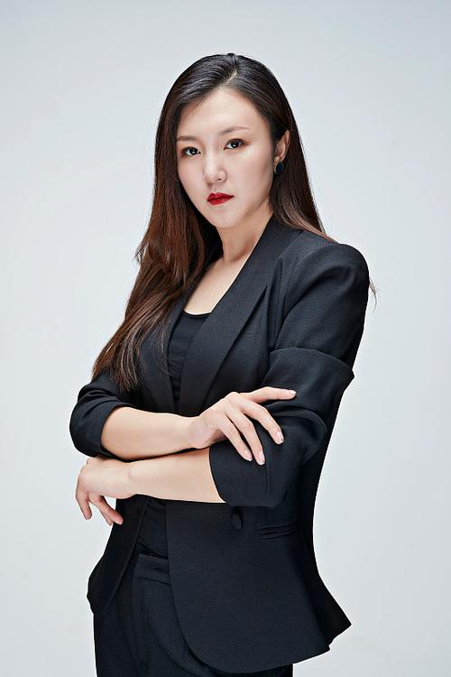 陆女士